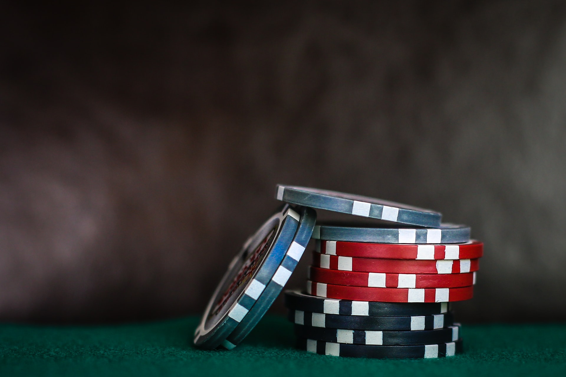 Online Casinos VS Local Casinos: Plus Points Online Casinos VS Local Casinos: Plus Points