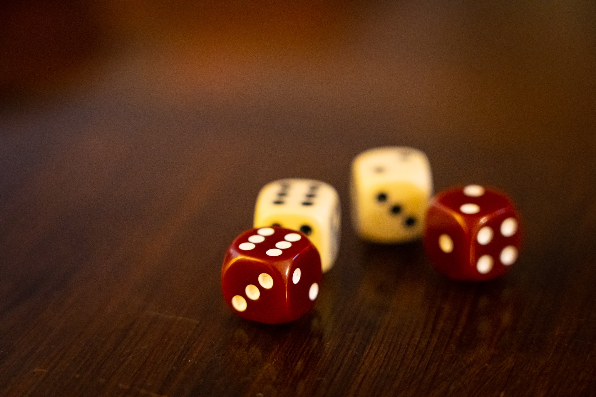 The Difference Between Poker and Baccarat The Difference Between Poker and Baccarat